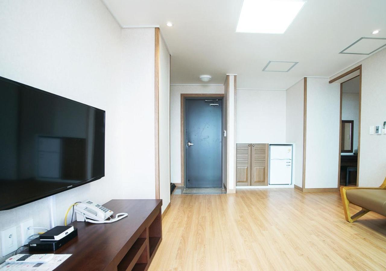 Iris Hotel Seogwipo Dış mekan fotoğraf