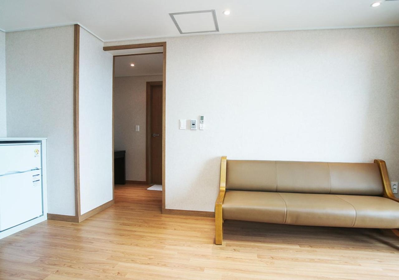 Iris Hotel Seogwipo Dış mekan fotoğraf