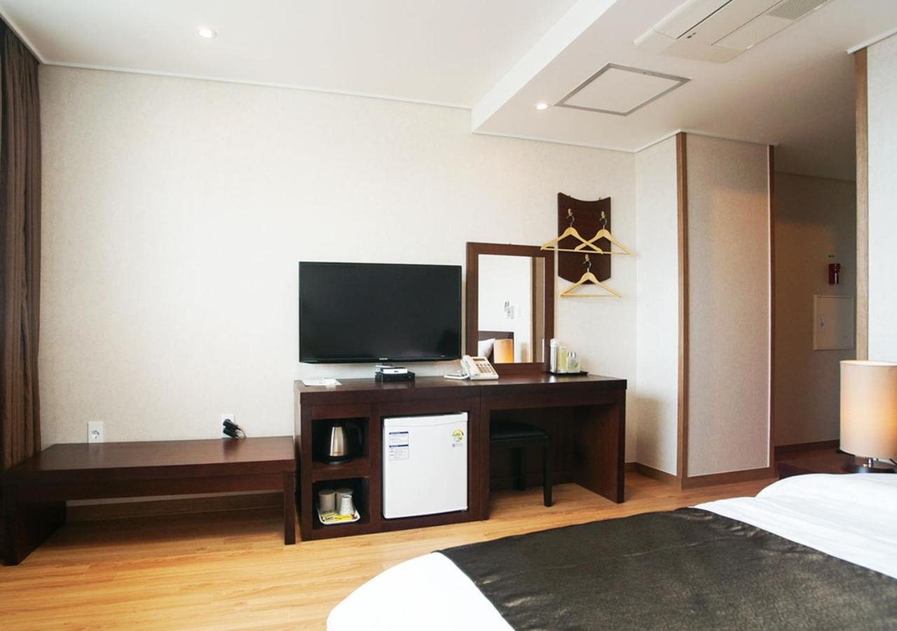 Iris Hotel Seogwipo Dış mekan fotoğraf