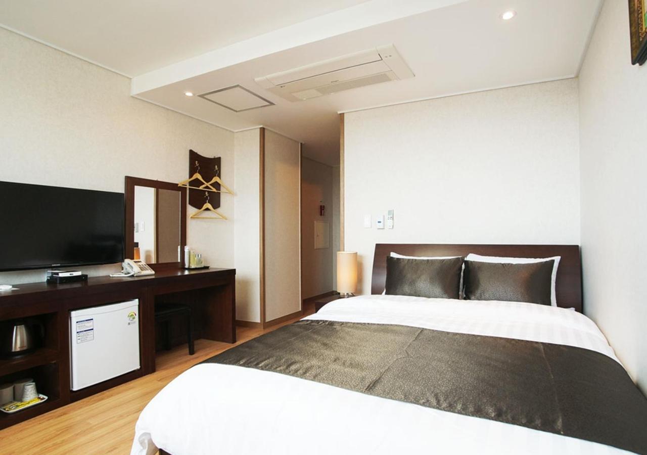 Iris Hotel Seogwipo Dış mekan fotoğraf